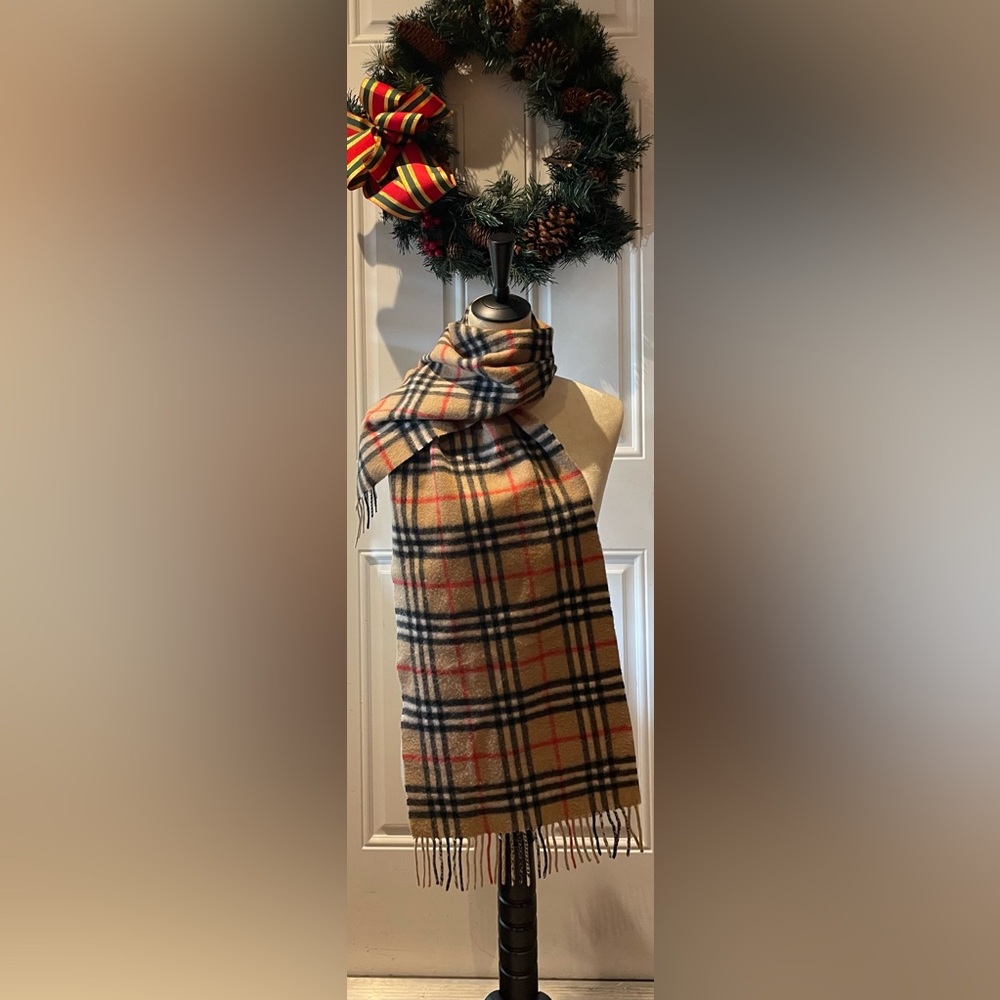 Classic Burberry 100% cashmere scarf